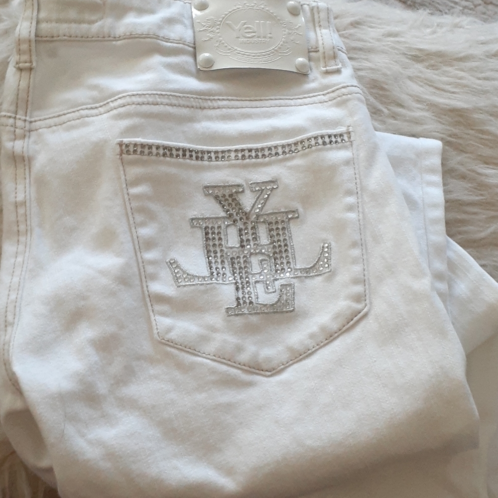 Yell! Industry white rhinestone jeans sz 31 (28-29